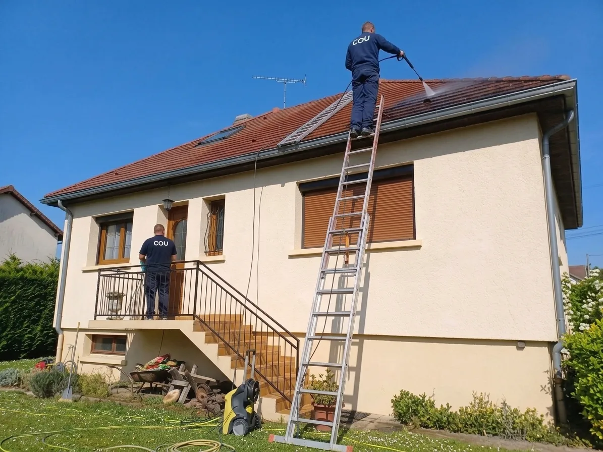 Démoussage de toiture à Melun